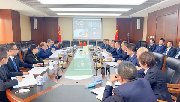 石培文董事长一行赴投资集团、开发建设公司调研指导工作