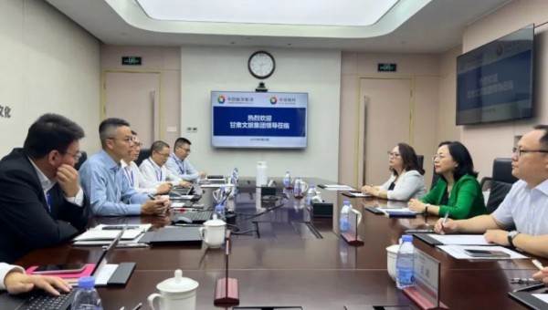 深圳文博会期间，甘肃文旅集团党委副书记、总经理马文玫带队前往中旅数智科技(深圳)有限公司座谈交流，为集团数字化能力建设借智借力。集团相关部门及子公司负责人参加座谈。在与中旅数科董事、总经理王其辉座谈中